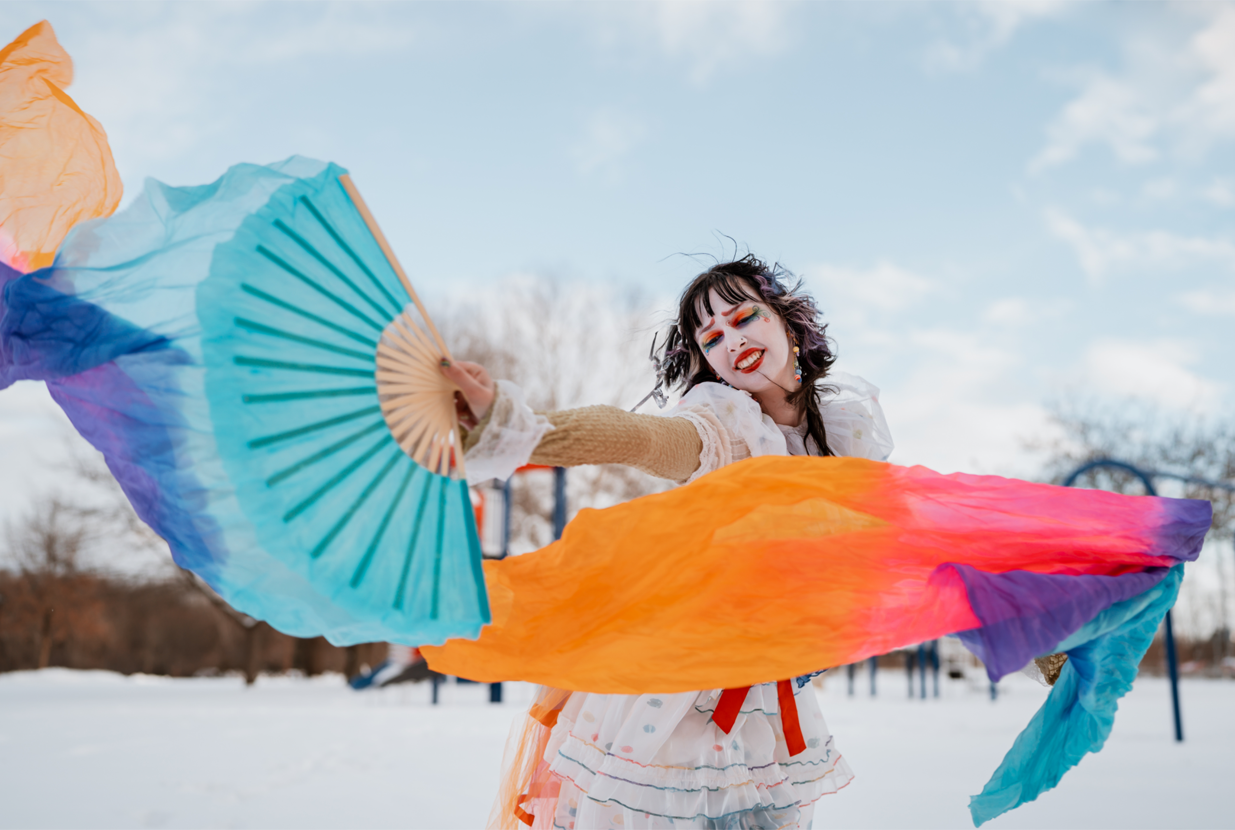 Clime-Ma the Clown making balloon animals for children
